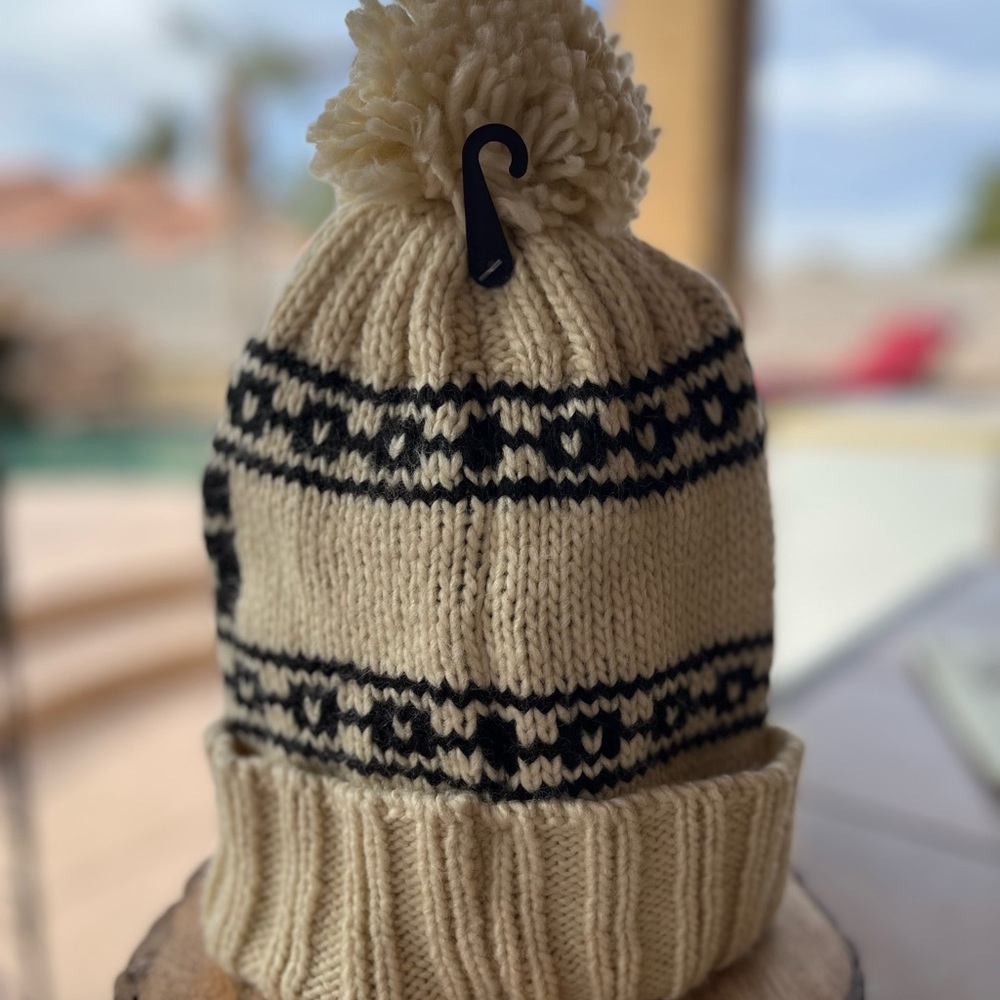 NBA Los Angeles Lakers Cream and Black Knit Beanie - Picture 2 of 6